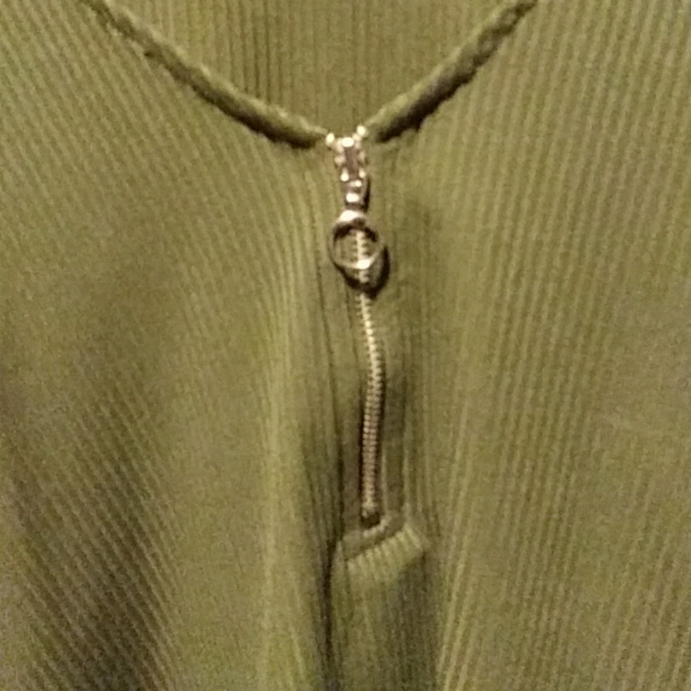 Clothes - Picture 2 of 3